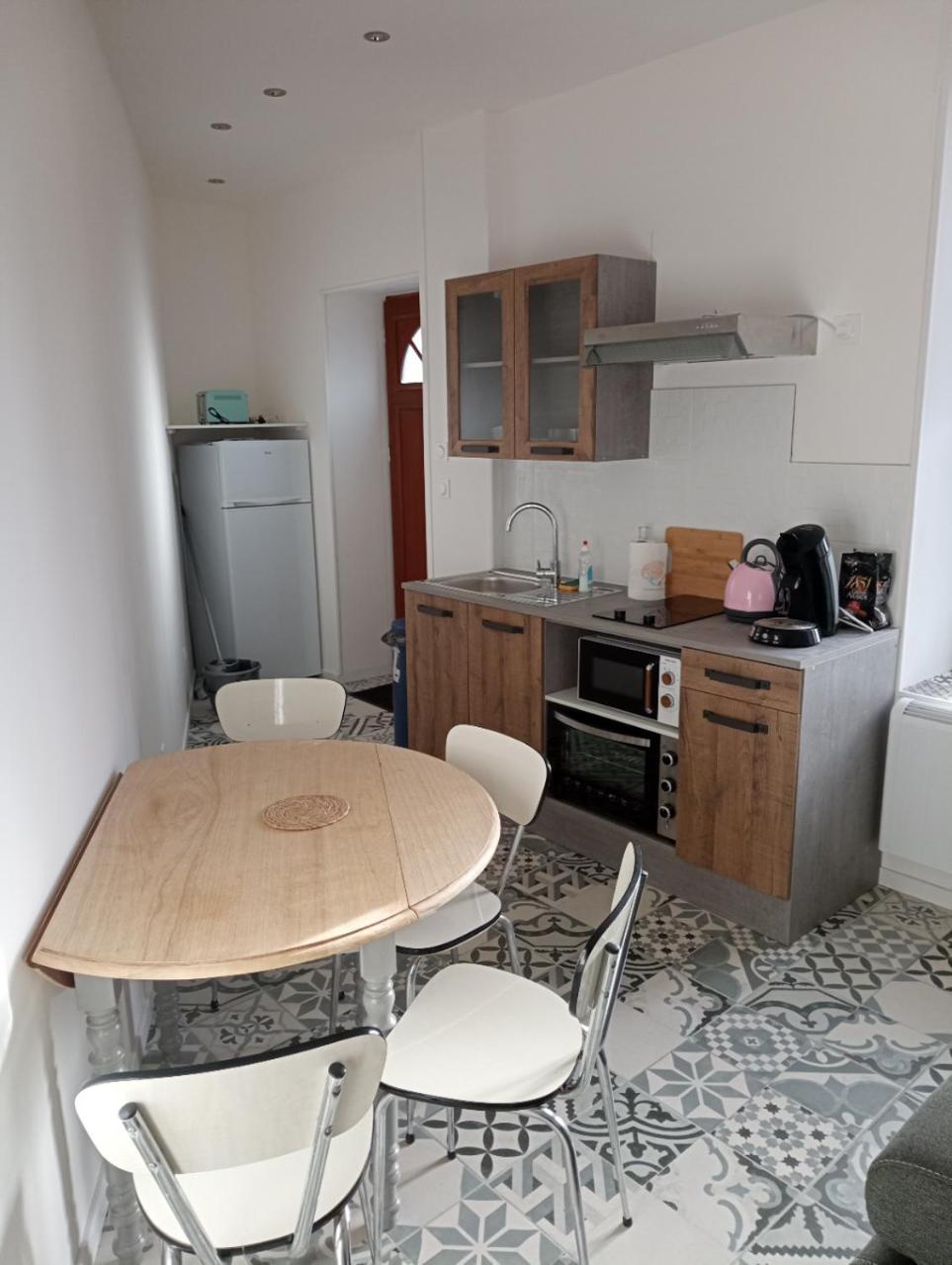 Appart Proche Toutes Commodites Souvigny エクステリア 写真