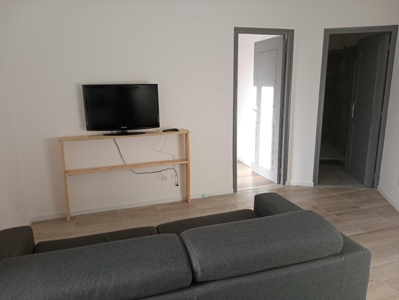 Appart Proche Toutes Commodites Souvigny エクステリア 写真