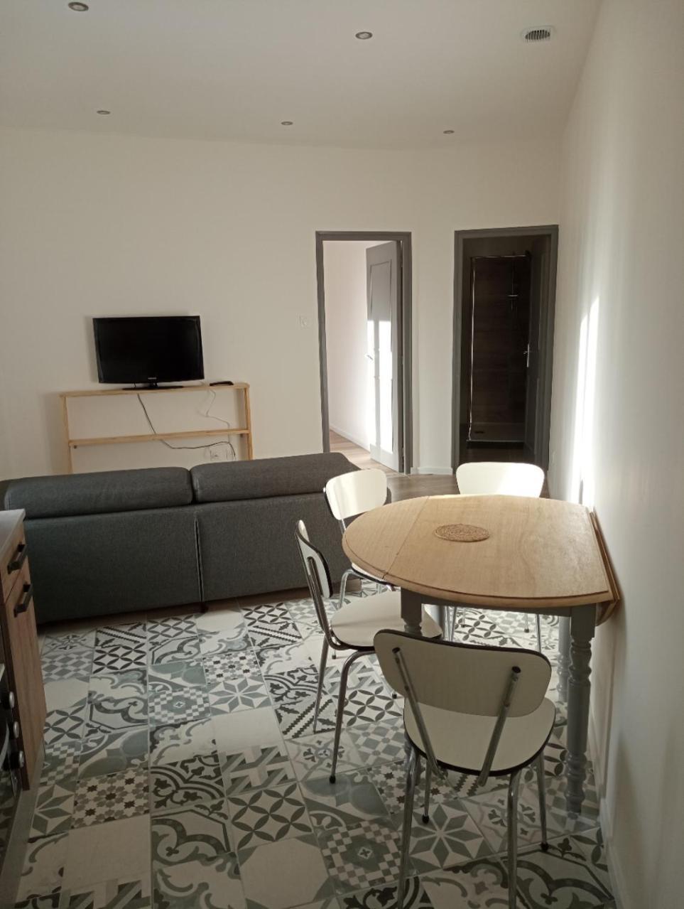 Appart Proche Toutes Commodites Souvigny エクステリア 写真