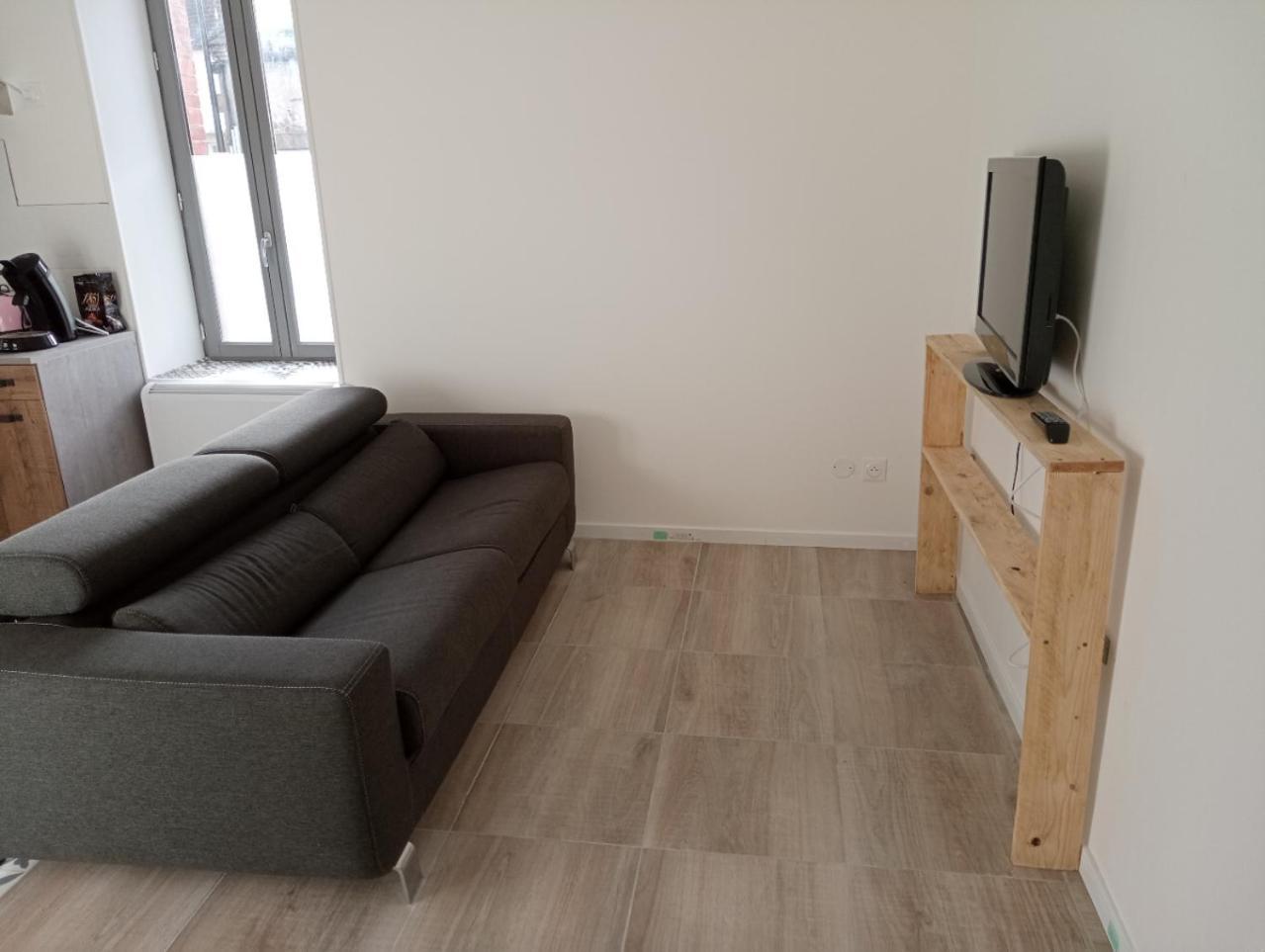Appart Proche Toutes Commodites Souvigny エクステリア 写真